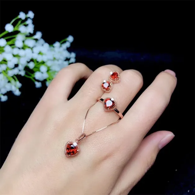 925 Sterling Silver Unset Jewelry Setting Set (Ring/Pendant/Earrings) for 5x5mm & 6x6mm Heart-Shaped Colored Gemstones 925 Sterling Silver Unset Jewelry Setting Set (Ring/Pendant/Earrings) for 5x5mm & 6x6mm Heart-Shaped Colored Gemstones