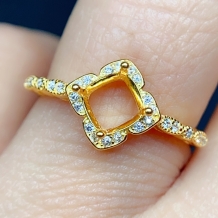 S925 Sterling Silver Ring Set with Cushion-Cut 6x6mm Red Blue Gemstones and Emerald